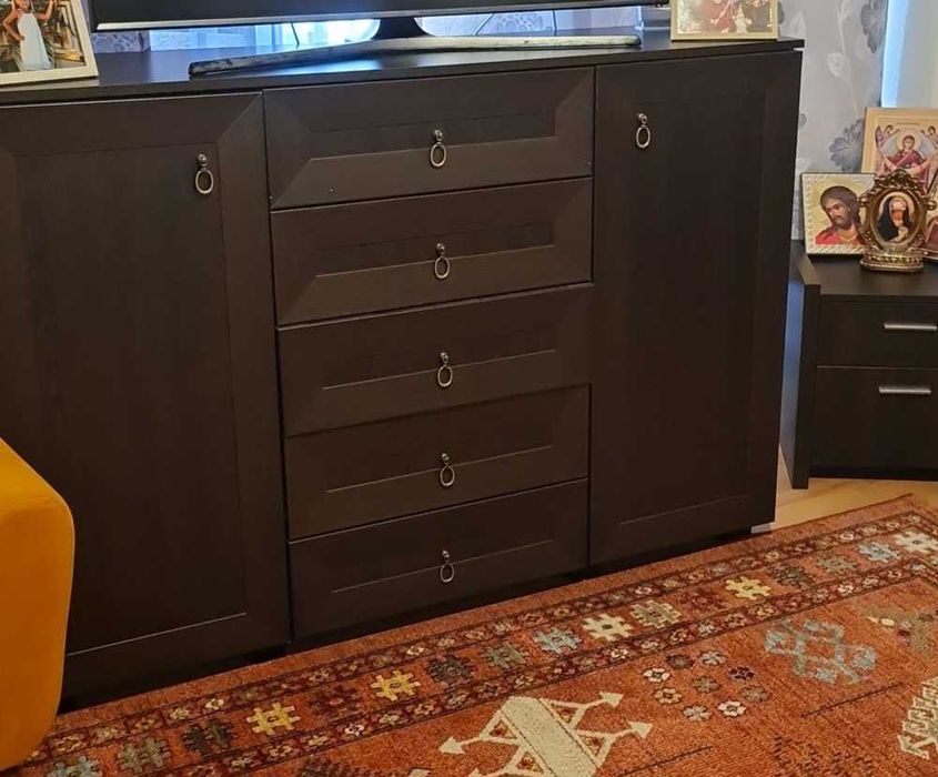 Vand comoda cumparata de la casa Rusu