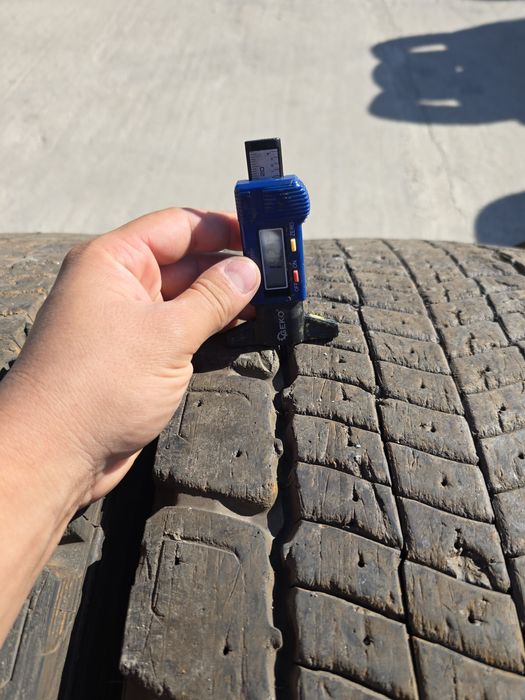 Anvelope de tractiune 315-70r22.5 Michelin si Continental