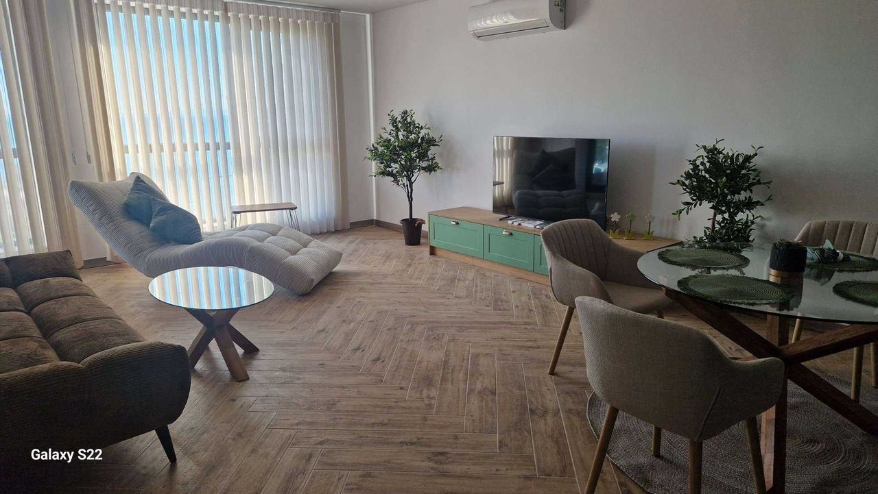 Дава се под наем Тристаен апартамент в Бургас, Сарафово - 128 кв.м за 1275 € - Снимка #7