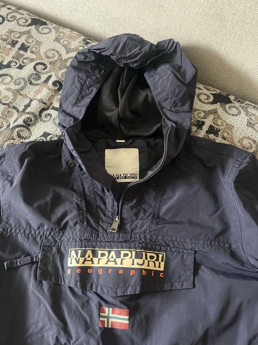 Витровка на Napapijri