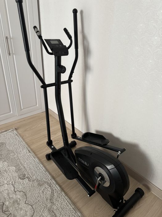 Продам эллиптический тренажер Genau в отличном состоянии