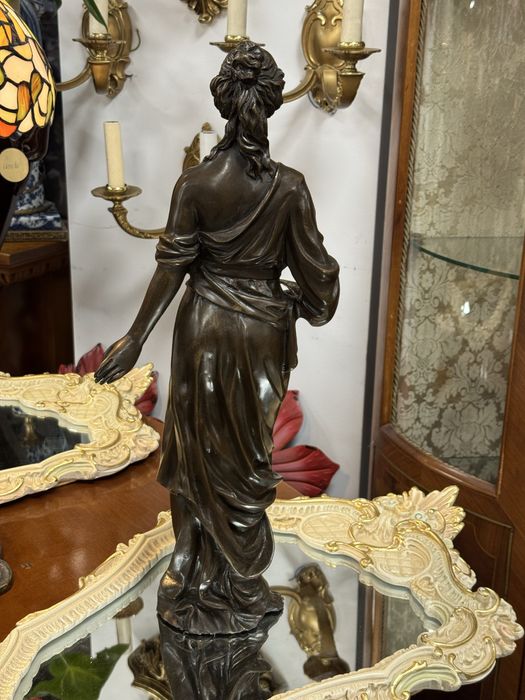 Statueta din bronz masiv