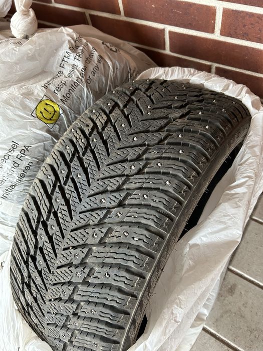 Зимняя резина б/у (HAKKAPELIITTA)