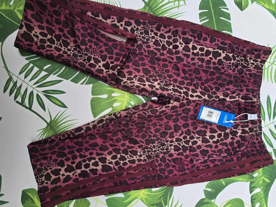 Compleu animal print Adidas