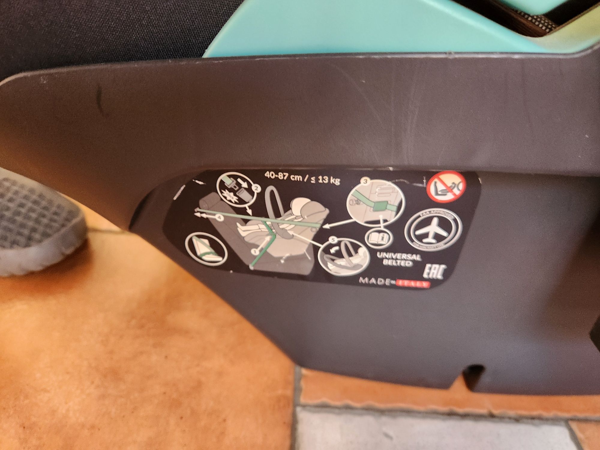 Peg perego кош за кола 0-13кг + isofix основа