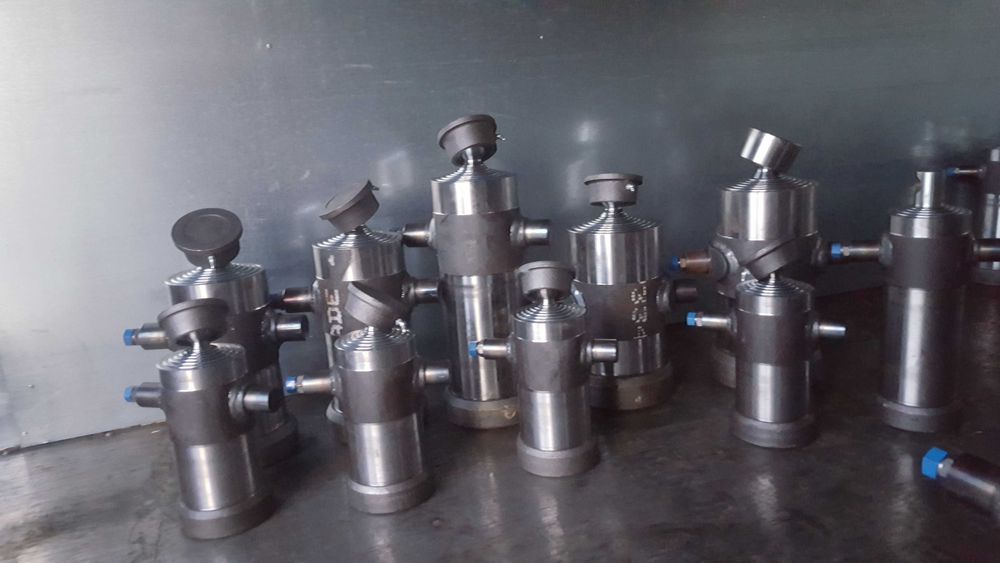 Cilindru basculare hidraulic Remorca agricola 3 tije/4  L.T=1200-1600