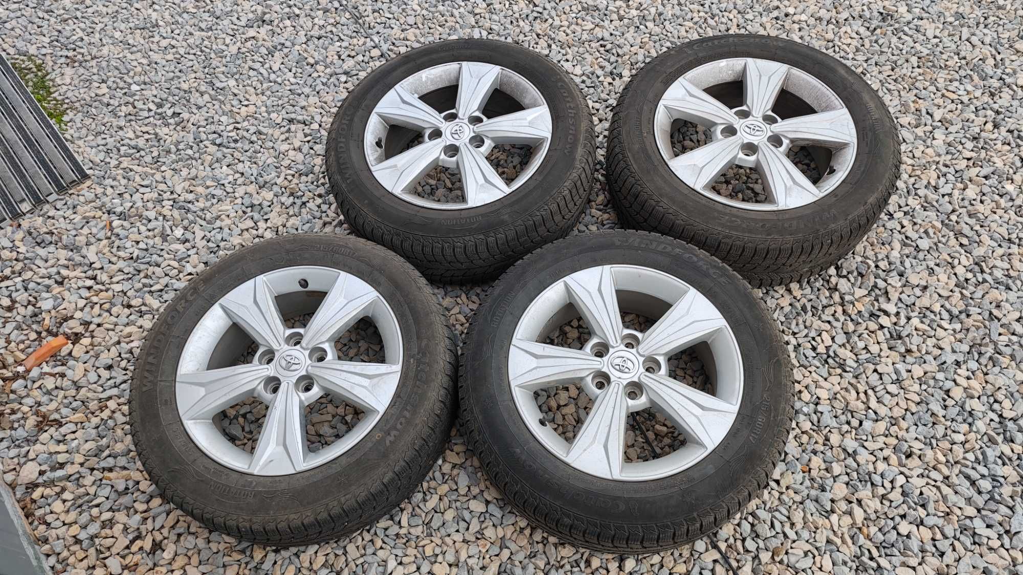 Лизинг TBi 17'' 215 60 17 Джанти+Зимни Гуми DOT2318 Toyota Ch-r