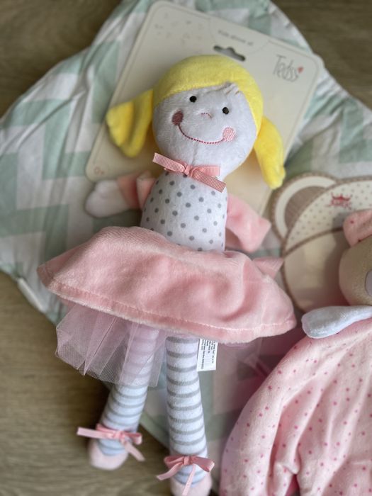 Лот бебешки играчки и силиконов лигавник