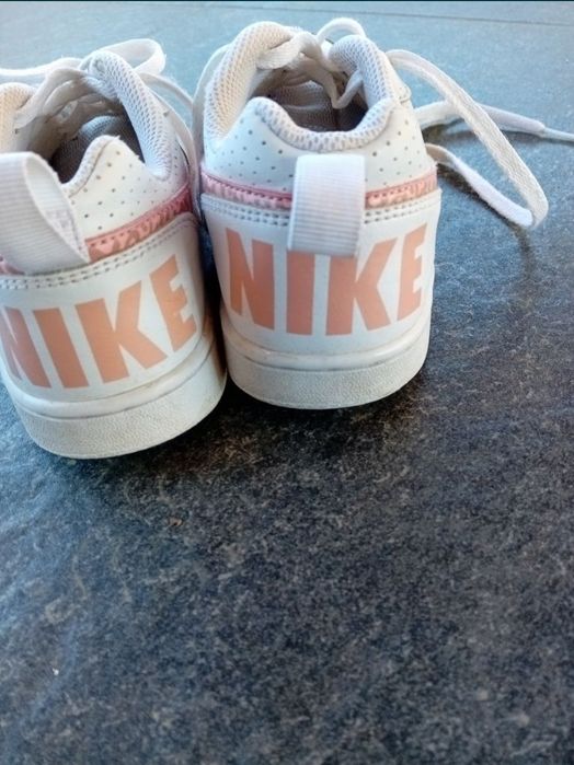 adidasi nike copil fata marime 35 36 stare impecabila