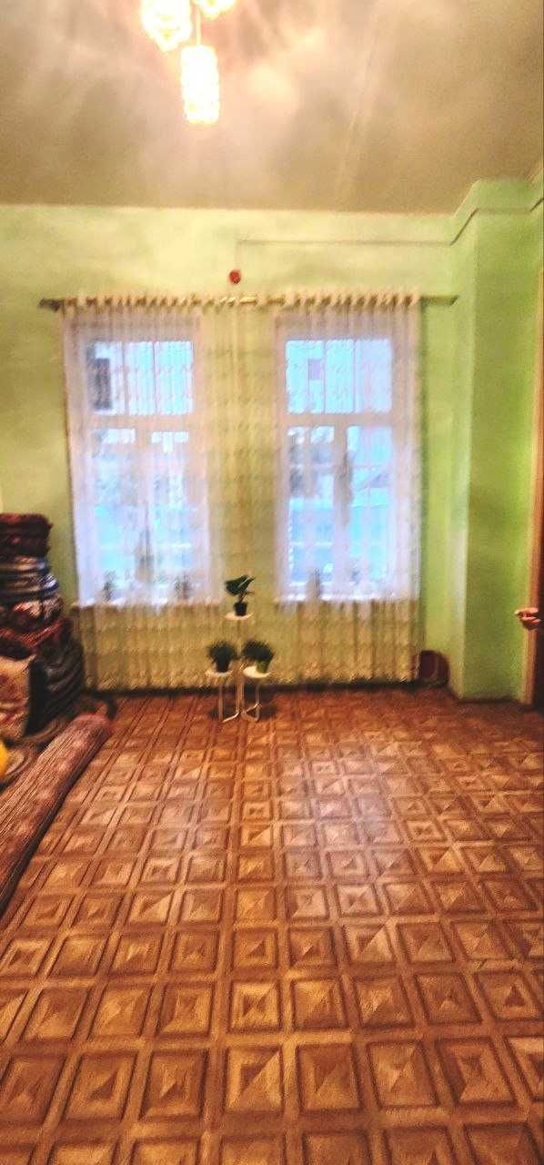 4 ком 1 этаж выс потолок 117м2 ул Некрасова цена 105000уе торг есть