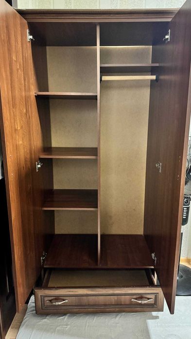 Шкаф для одежд Kiyim uchun shkaf