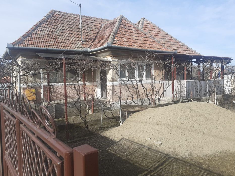 Casa 2 camere plus teren 900mp Ludus (Gheja)