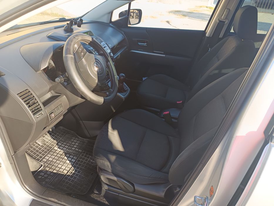 Продавам Мазда 5