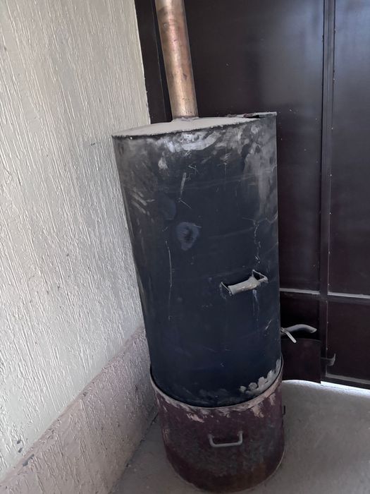 Титан Обьем примерно 200-230 литр