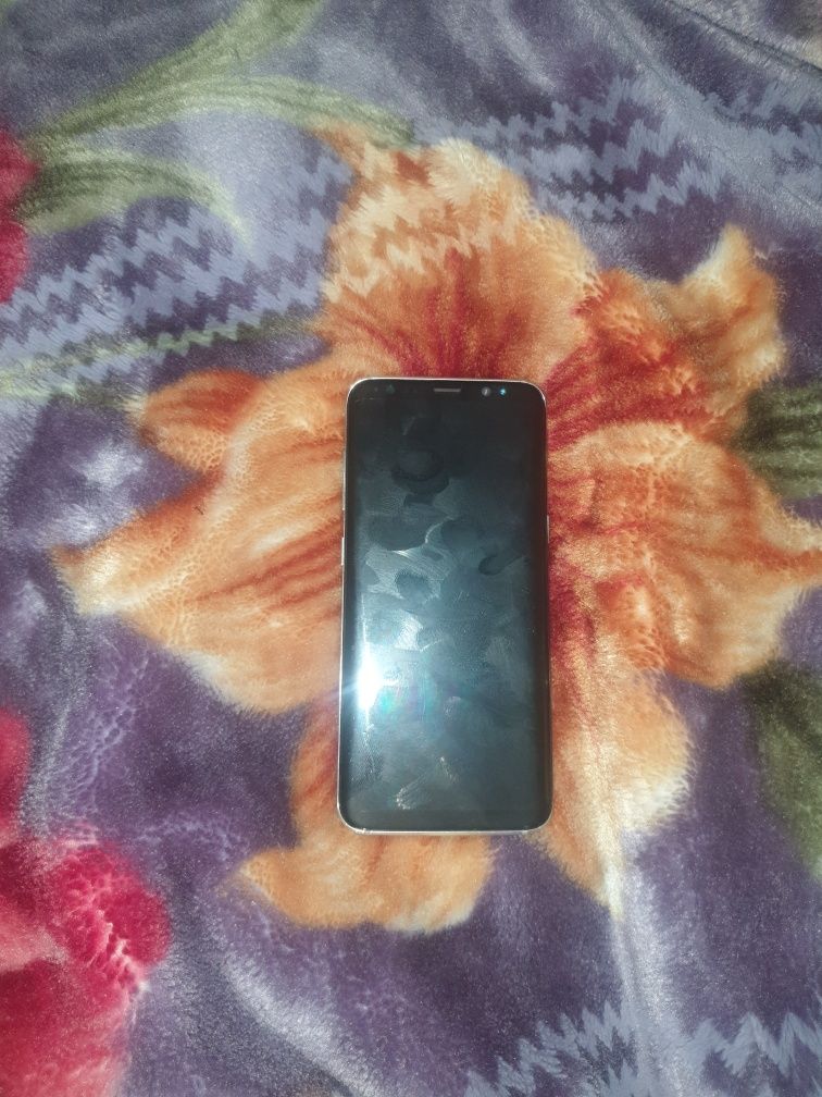 Sotiladi s8 4/64