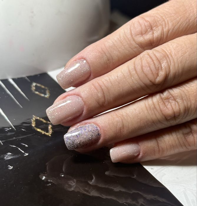 Маникюр , педикюр , укрепление