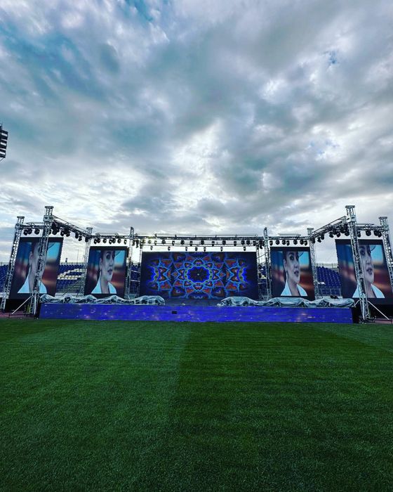 Arenda podium, ekran, svetotexnika