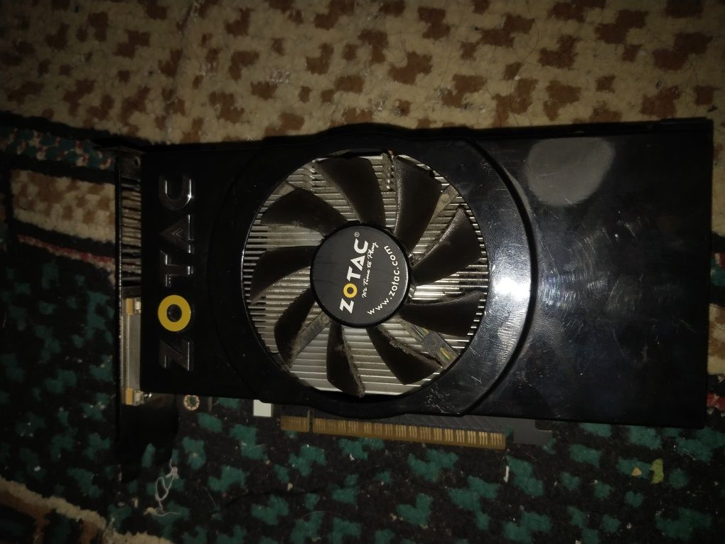 Продаю игровую видеокарту  gts450 1gb ddr5