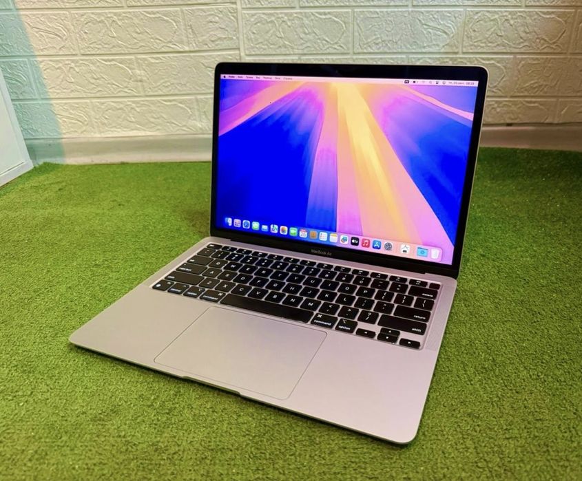 Идеальный MacBook Air M1 250циклов/8GB/SSD256Gb/2K экран