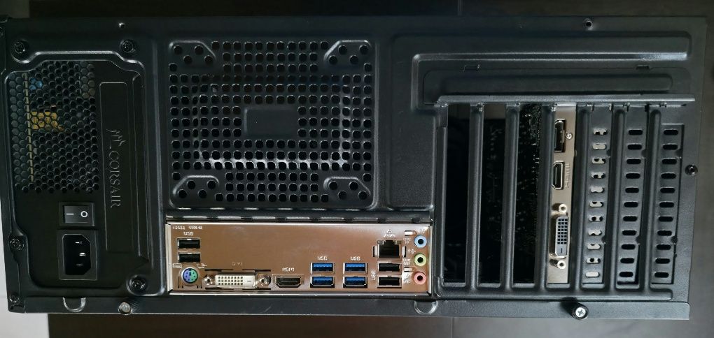 Компютър Ryzen 5 3600, 1660 Super, 500gb nvm, corsair, 16GB RAM