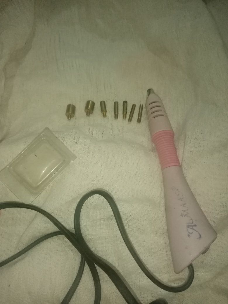Apparatlar sotiladi. Taxtaga kuydirib naxsh beradigan