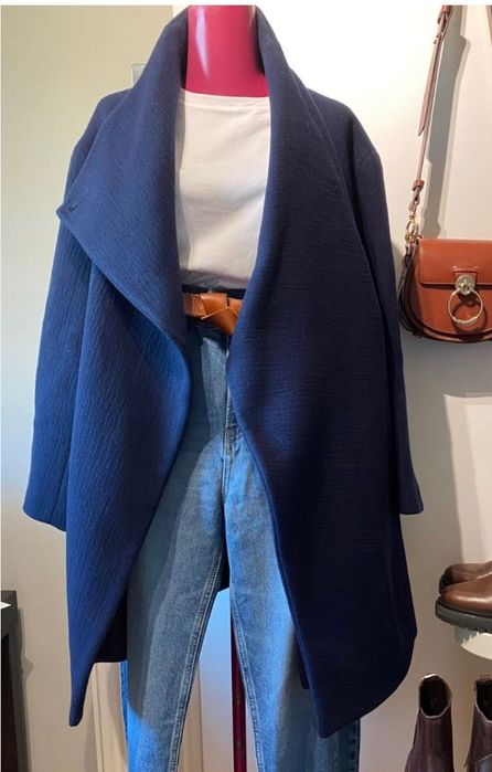 Palton Zara ,nou cu eticheta , mar S insa merge si pt mar M