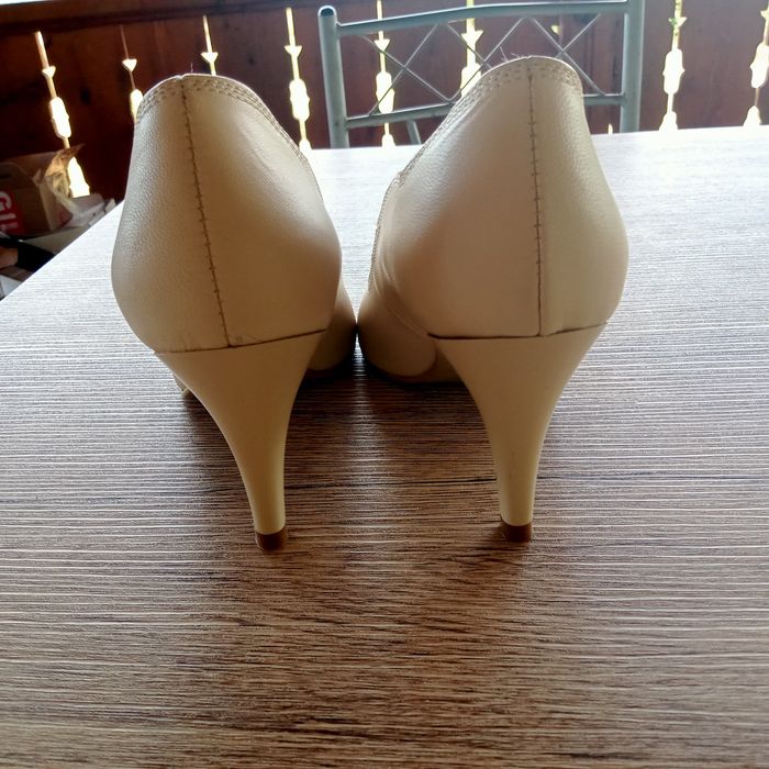 Pantofi eleganți, piele, bej, absolut noi.