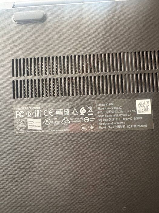 ноутбук Lenovo V15