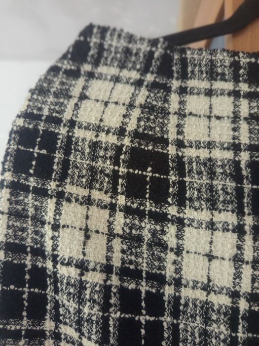 Дамски костюм M размер