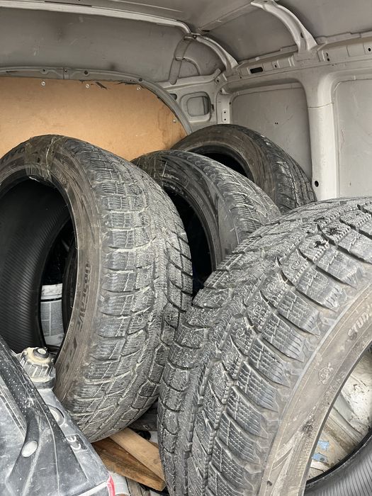 Продавам зимни гуми 285/45/R22