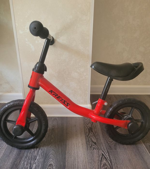 Продам детский беговел