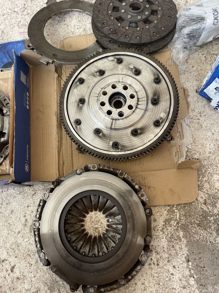 Маховик с двудисков съединител 240mm комплект Adamat Performance Bmw