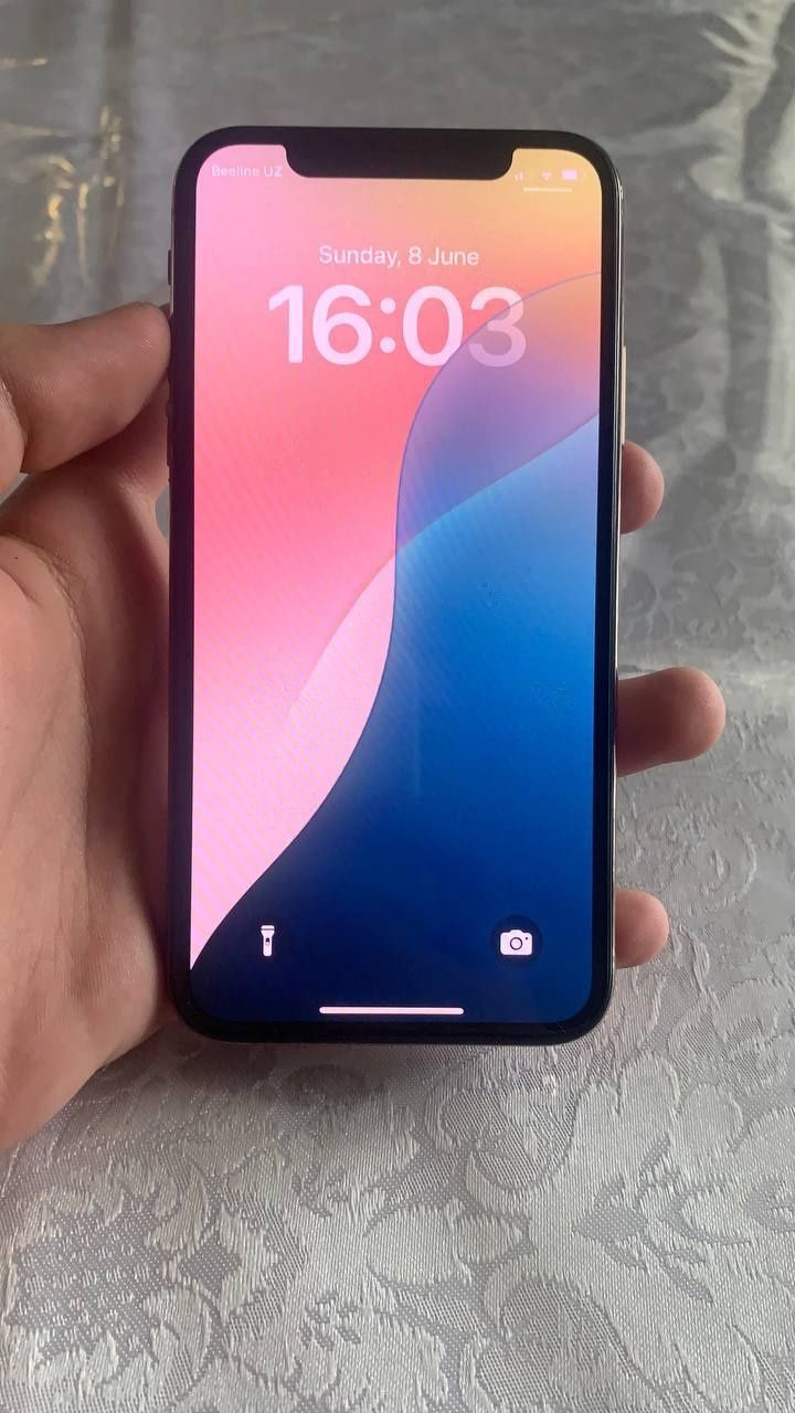 Iphone xs 64 gb.