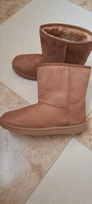 Угги (сапоги утеплённые)