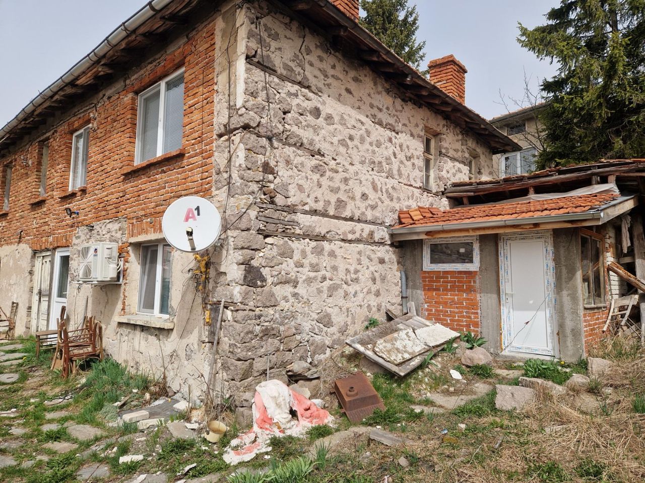 Продава се Къща в Пловдив, Кършияка - 110 кв.м за 301 €/кв.м - Снимка #1