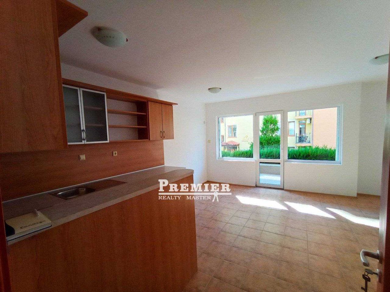 Продава се Двустаен апартамент в Свети Влас - 84 кв.м за 1048 €/кв.м - Снимка #1