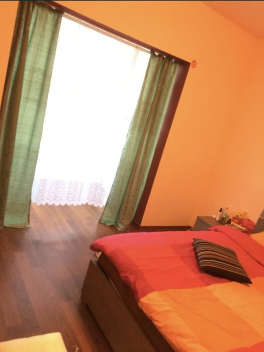 Apartament cu doua camere si dependinta pentru lemne, in curte