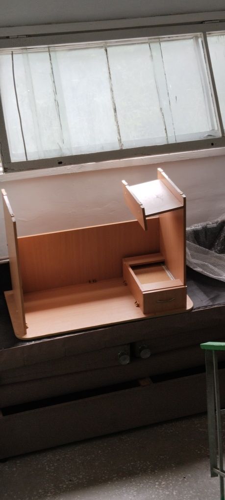 Продам стол с задвижкой