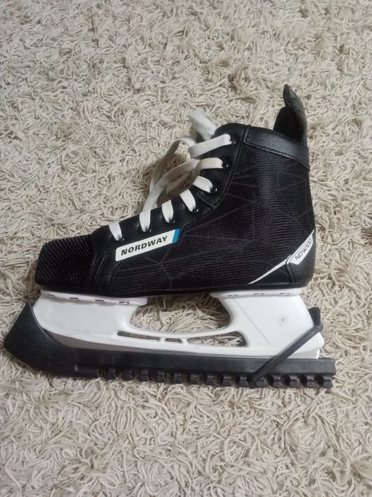 Продам коньки 37 размер