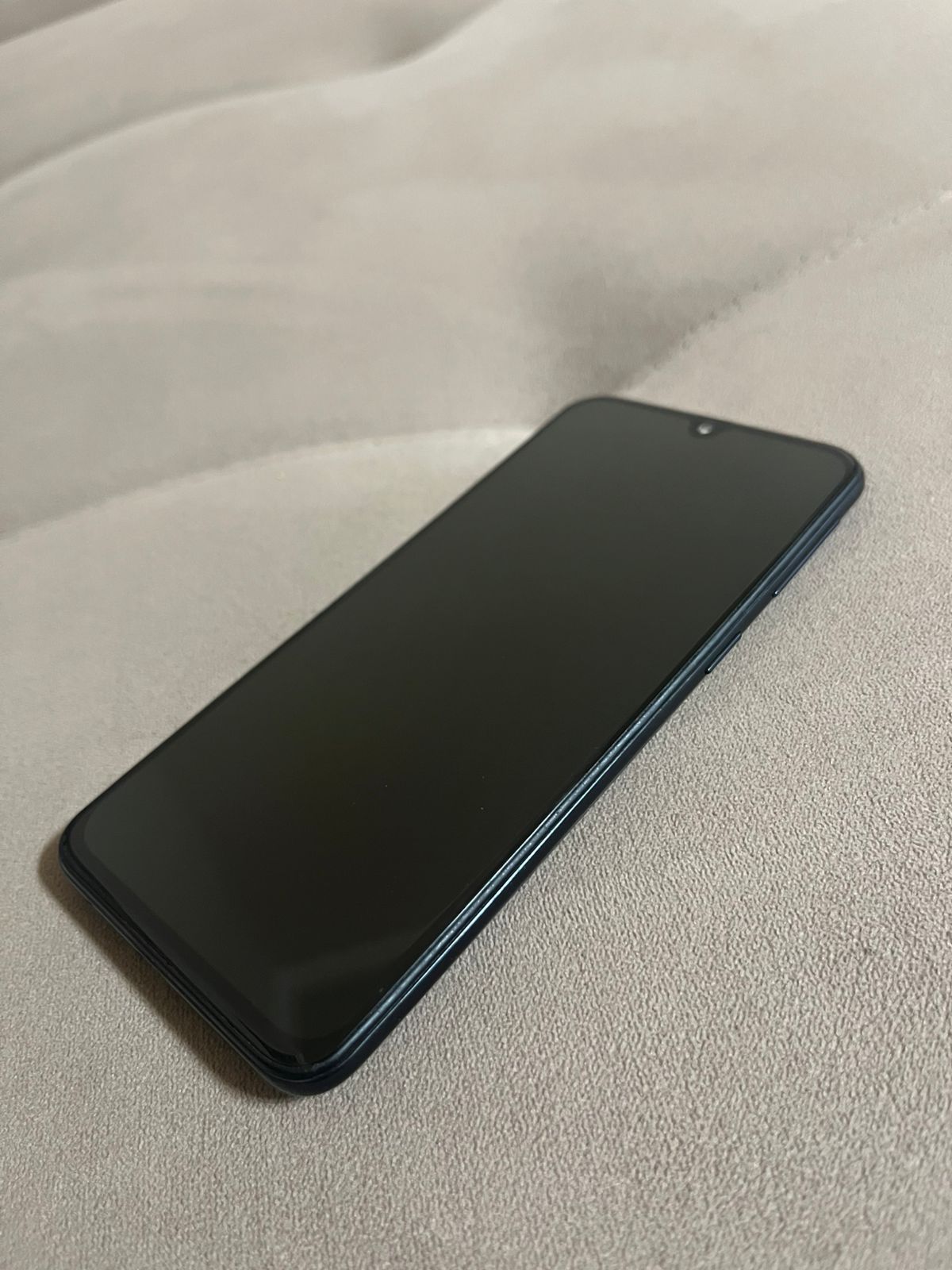 Продам Samsung a40