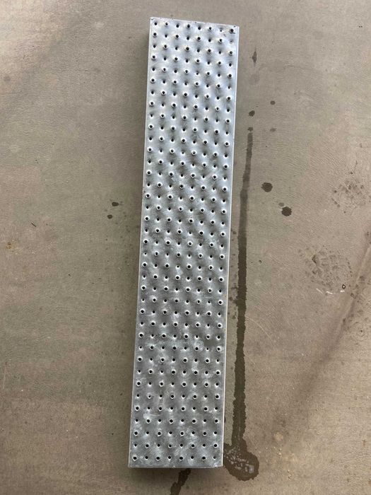 Treapta metalica zincata 1200 x 250 din tabla ambutisata si zincata