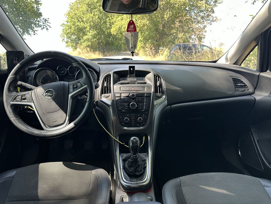 Opel Astra J 2011 1.7CDTI