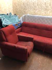 Продается мягкая мебель недорого, диван и два кресла б/у