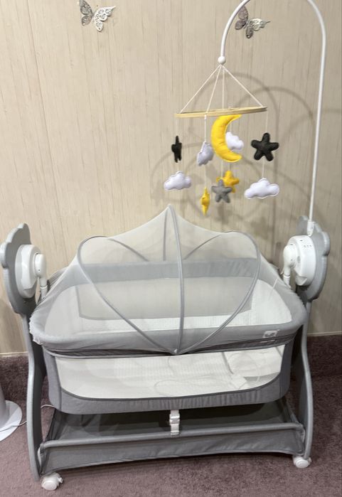 Совершенно НОВАЯ кроватка с блютузом сама укачивает