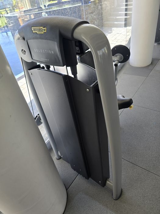 Techogуm arm curl  техноджим машина за бицепс