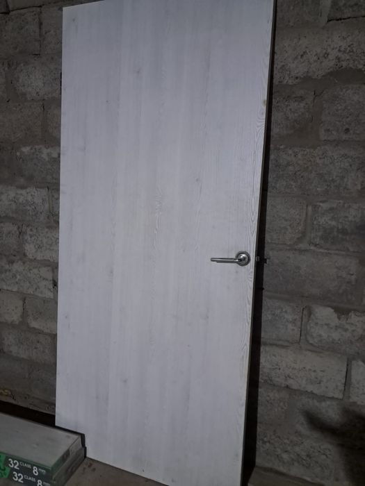 Продам бу межкомнатные двери