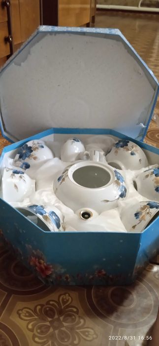 Продам сервиз чайный