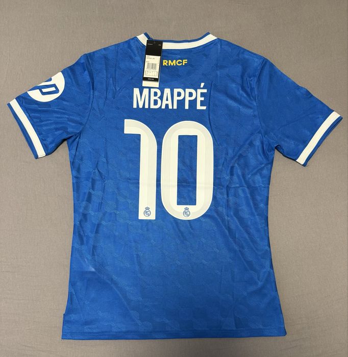 Футболен екип на Real Madrid, Mbappe. 2025/2026.