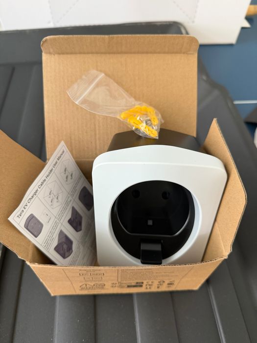 EV стойка за кабел за зареждане на автомобил станция