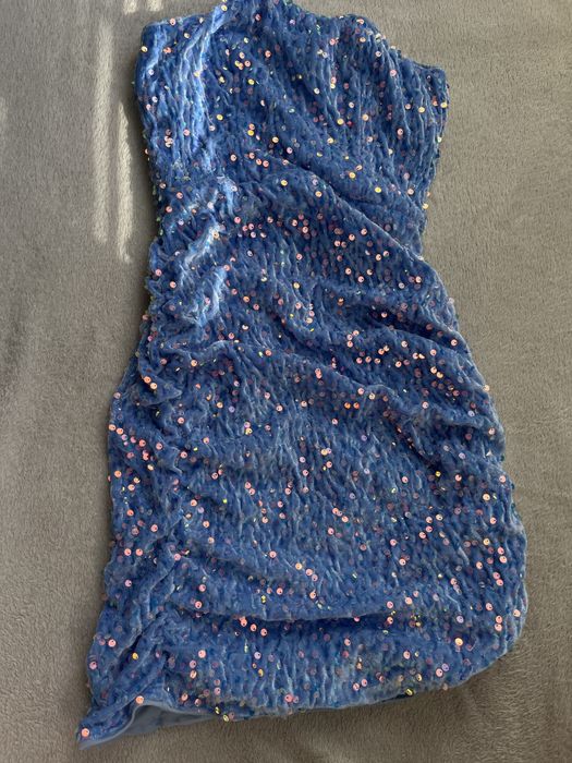 Синя рокля с пайети